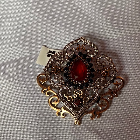 Beautiful Brooch by Howard’s Love in spades - Picture 9 of 10